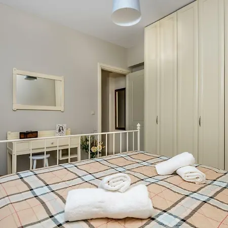 Adelinas' * Argostolion